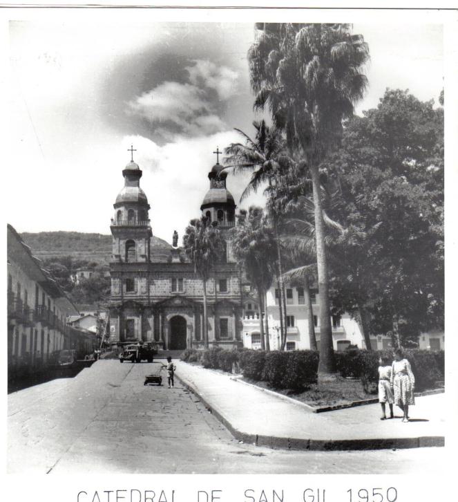 Catedral y parque década 1950